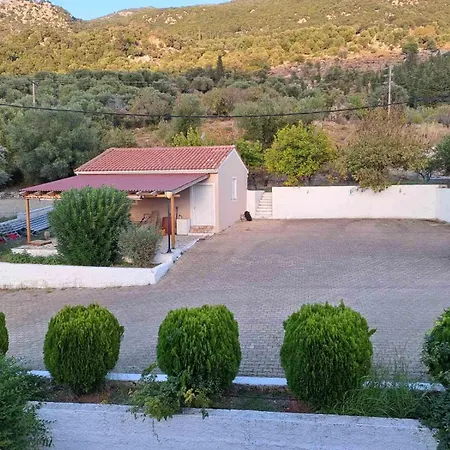Leonidas Studios Apartment