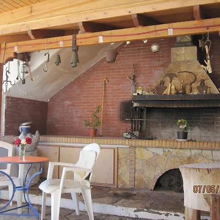 Leonidas Studios *